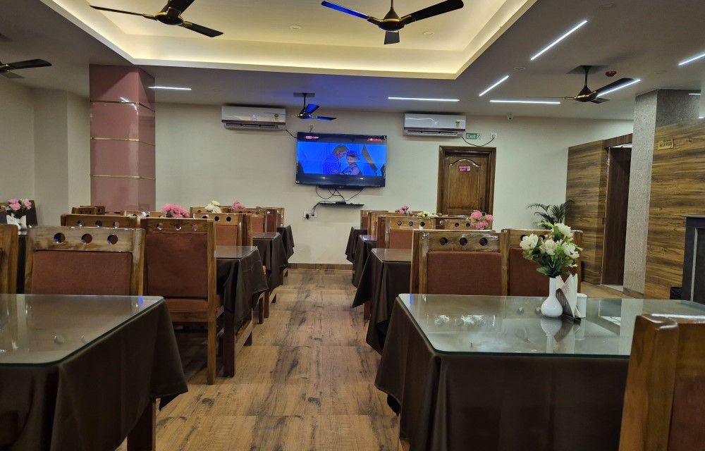 Your Perfect Getaway Awaits in lds road, Garwanpatti, Mahabhairab, Tezpur, Assam 784001 – Stay at Hotel Vista Suites